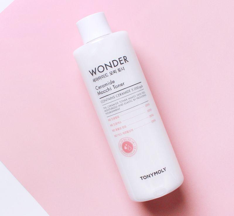 TONYMOLY Wonder Ceramide化妝水展現其在韓國的流行度，式樣簡單實用，適合敏感肌膚。